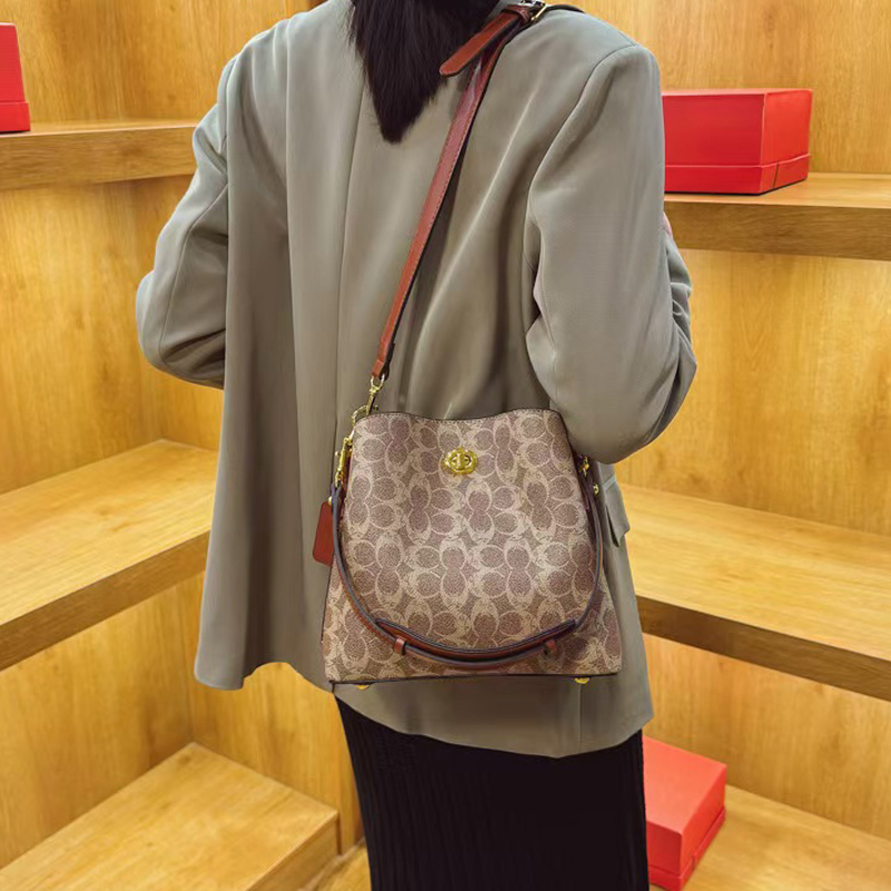 Tote bag Designer bag Fashion Bags Women's Travel Luxury Handbag Shoulder Beach Bag Hot Tote Bag Large Letter Designer Large Capacity Bag Shoppin