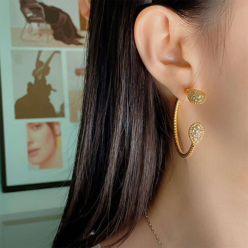 Large Circle Water Drop Fashionable Elegant C-shaped Studs Light Exquisite Celebrity Style Earrings for Women