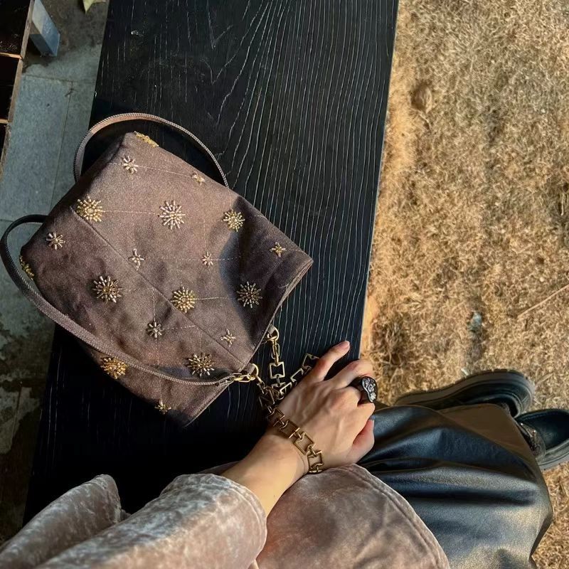 Summer new women's women's crossbody bag with bead embroidery pattern bucket bag summer retro denim women's shoulder bag new fashion de