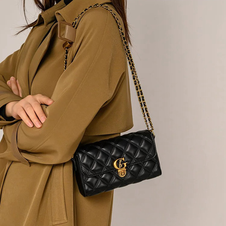 Free shipping designer bag 2025 High End Lock Buckle Quilted Chain Small Bag For Women New Fashion Versatile Bag Shoulder Bag Crossbody Bag