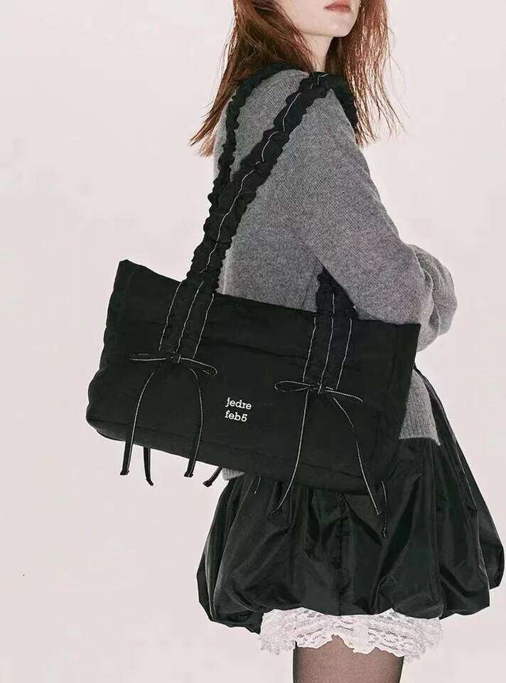 Korean niche jedrefeb5 Han So-hee's identical creased bow handbag JEDREFEB5 new female bag