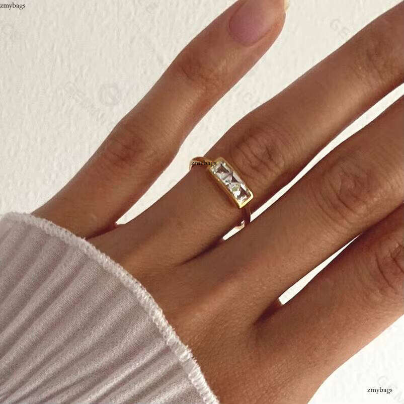 Silver Model Cubic VVS Moissaniteia Electroplating High Polish Wedding Engagement Bar Ring