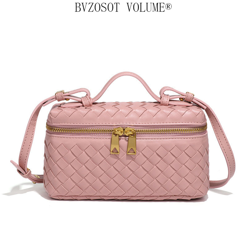 Small - scale hand - knitted box - shaped bags New fashion lunch - box - style bags from brand B Hand - carried single - shoulder and cross - body bag