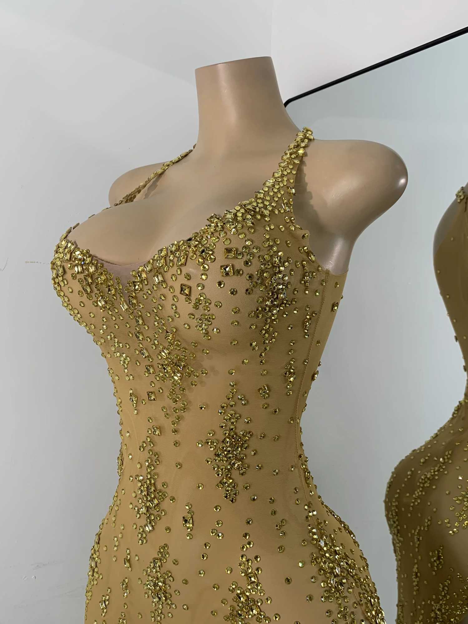 Sparkly Gold Design Evening Party Dress Luxury Rhines See Through Sexy Womens Clothing Mesh Stretch Birthday Dresses XJ250722