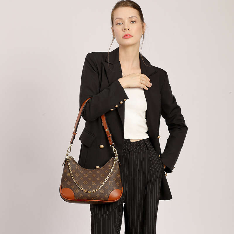 New Designer luxury Underarm bag Versatile Commuter Dumpling High-end Feel Single Shoulder Niche Design Women's Bag