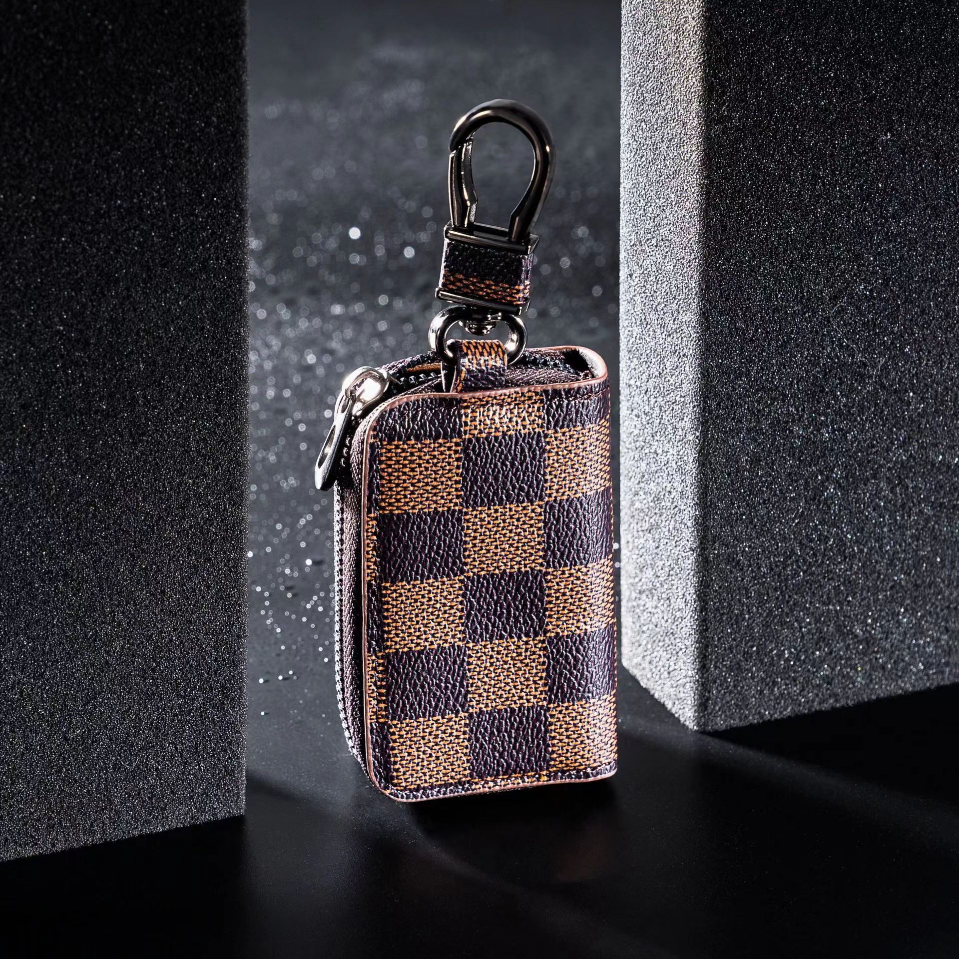 Bag Charms Business Car Key Cover - Carbon Fiber Pattern, Zipper Closure Protective Case, Universal Fit for Most Key Fobs