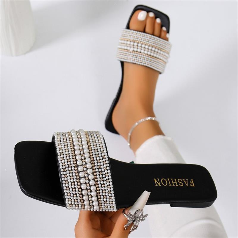 Luxury Brand Designer Shoes Size Women's Sandals 2025 New Pearl Flat Sandals Lightweight Outdoor Beach Sandals For Women