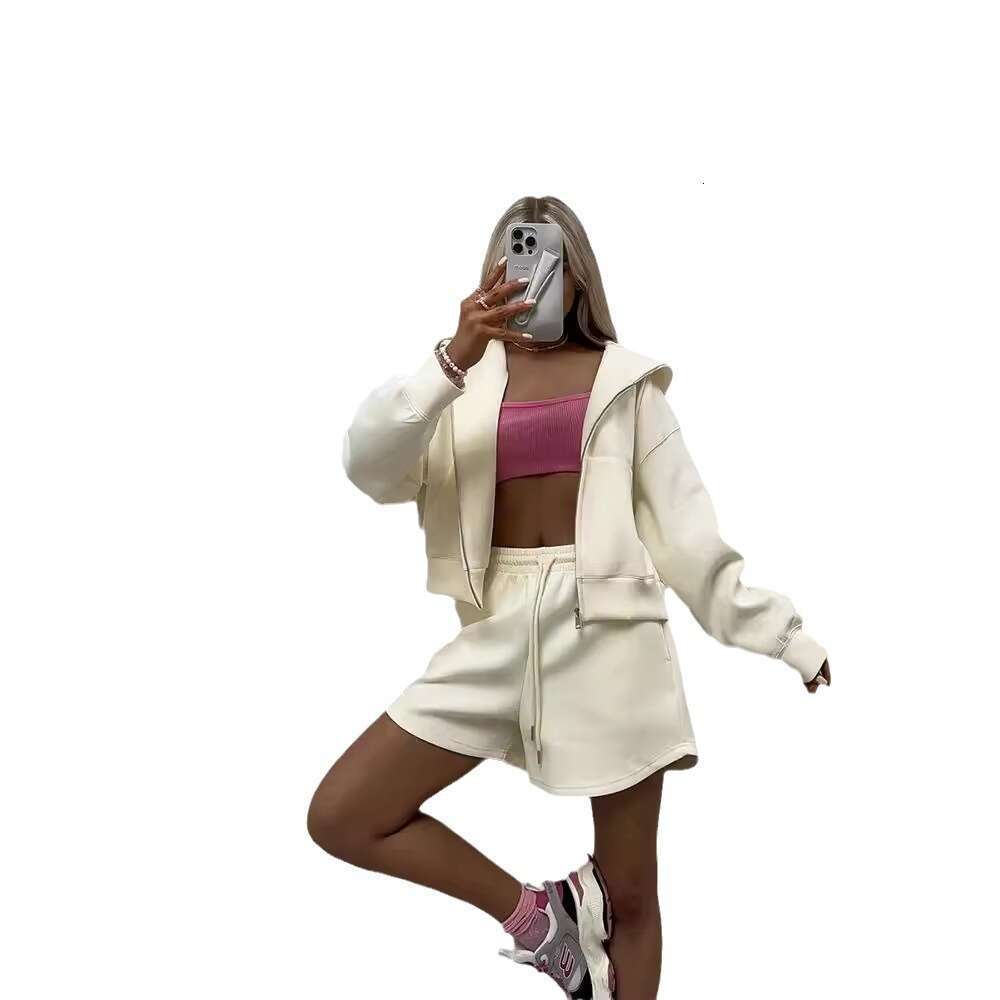 Fashion Women's Hoodie With Large Pocket Sweatshirt And Shorts Two-Piece Casual Set For Women B5