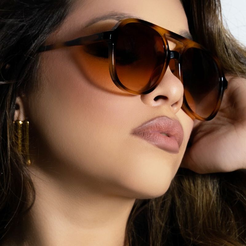 Designer Sunglasses For Women Square Frame Sunglasses Fashion Classic Sunglasses Luxury Polarized Goggle Pilot PC Frame Oversized UV400 Eyewear KP8237