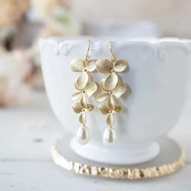 Fashion Metal Gold Color Long Tassel Earrings Cream Tears Pearl Bride Earrings Wedding Earrings XJ250722