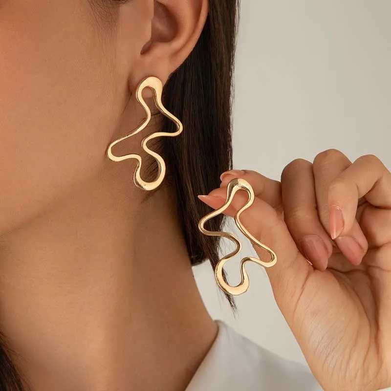Minimalist Metal Irregular Hollow Pendant Earrings For Women Punk Gold Color Geometric Statement Earring Charm Ear Jewelry XJ250722