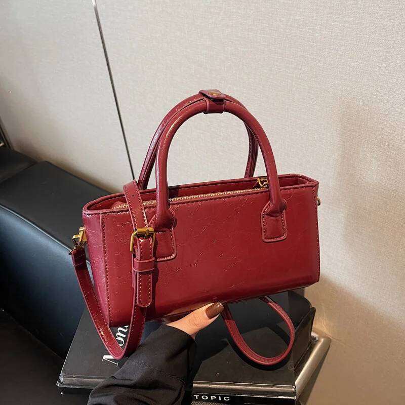 trend new retro fashion designer under the armpit leisure niche simple high end single shoulder crossbody bag women s trendy single shoulder bag