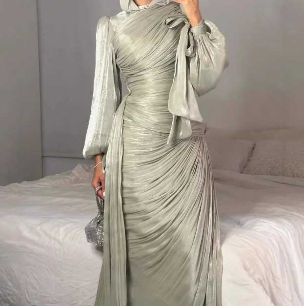 Ele Solid Color Hooded Sparkling Flowing Sand Dress for Women Ele Solid Color Trailing High Waisted Long Sleeve Dress XJ250722