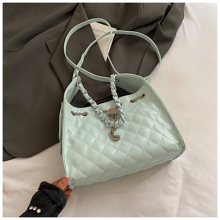 2025 This year's popular niche casual rhombus hand-held pleated bucket bag Korean fashion chain crossbody bag