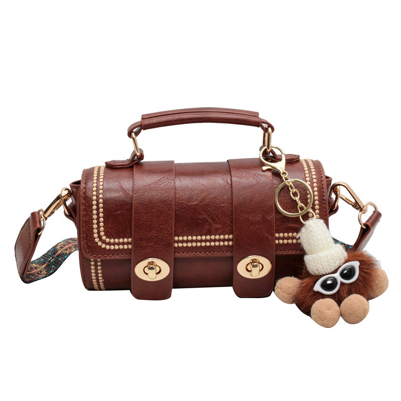 2025 Summer new women's crossbody bag retro style new handbag fashionable shoulder bag new designer bag new cute women's doll pendant women&