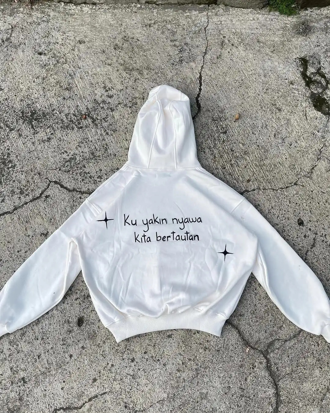 Niche Abstract Performance Art Letters Fashionable Simple Print White Hoodie Mens Loose Daily Casual Sports Top 250714