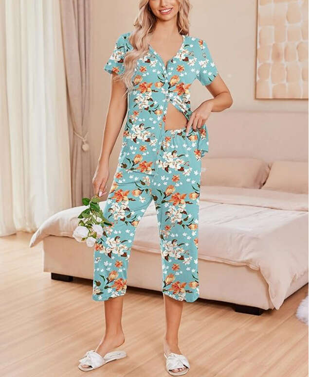 New Women's Pajamas Short Sleeve Top And Capri Pants Printed Pajama Set With Pockets B5