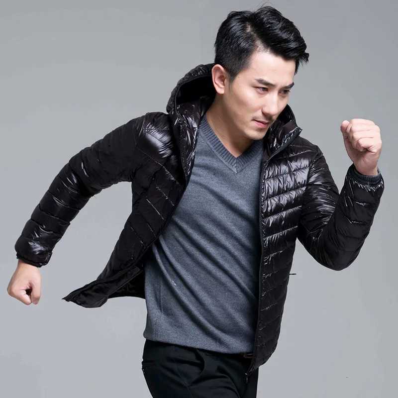 Brand New High-End Warm Fashion Men Feather Hooded Down Jacket Pure Color Boutique Down Vest Mens Feather Coat Thin Light W250722