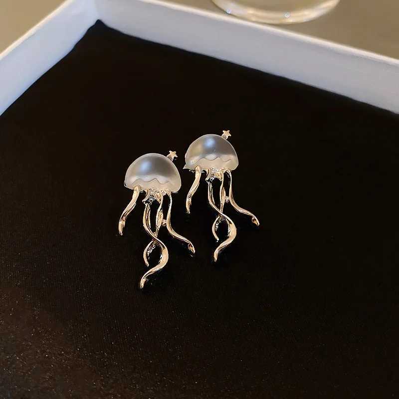 New Fashion Jellyfish Dangle Earrings for Women Translucent Frosted Animal Female Drop Earrings Silver Color Tassel Pendants XJ250722