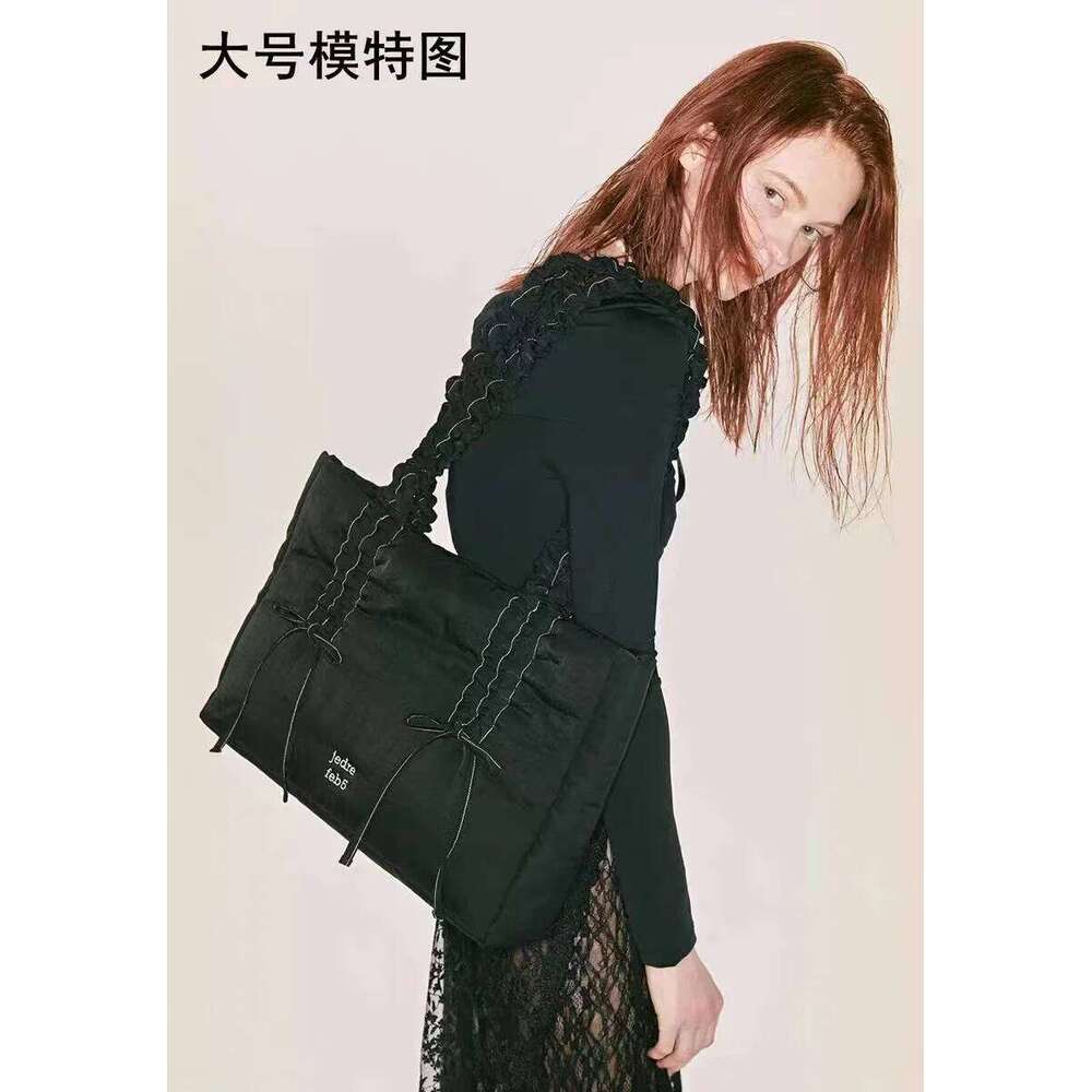 Korean niche jedrefeb5 Han So-hee's identical creased bow handbag JEDREFEB5 new female bag