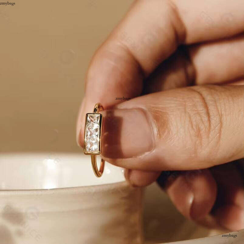 Silver Model Cubic VVS Moissaniteia Electroplating High Polish Wedding Engagement Bar Ring