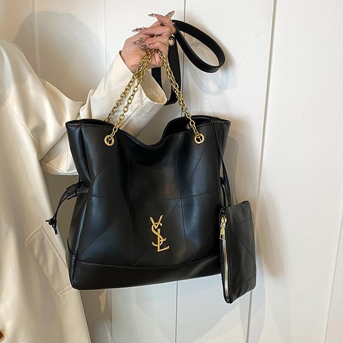 Designer Bag Shoulder Bag Luxury Bag Purse Tote Classic Logo Women's Tramp Bag High Quality Leather Large Capacity Crossbody Black Shopping Handb