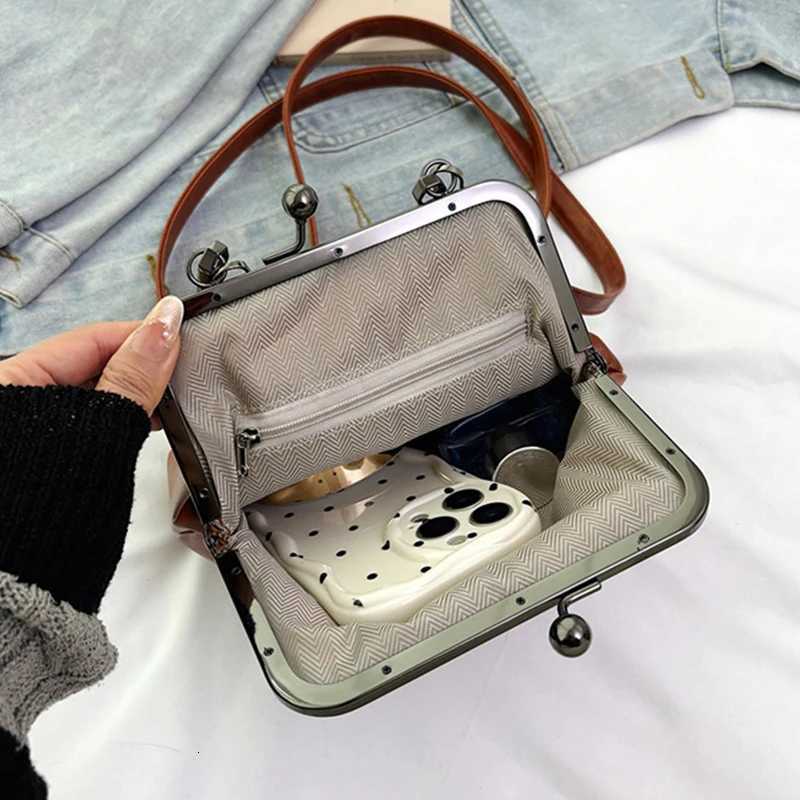 Vintage Style Wen Handbag Brown Versatile Designer Shoulder Bag PU Leather Ladies Shell Purses Crossbody Bags Y250722