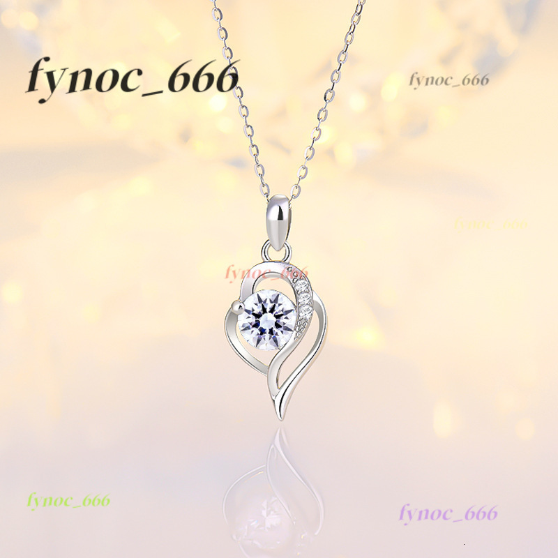 S925 Silver D-color Heart-shaped Ocean Moissanite Necklace with a Simple Design Collarbone Chain