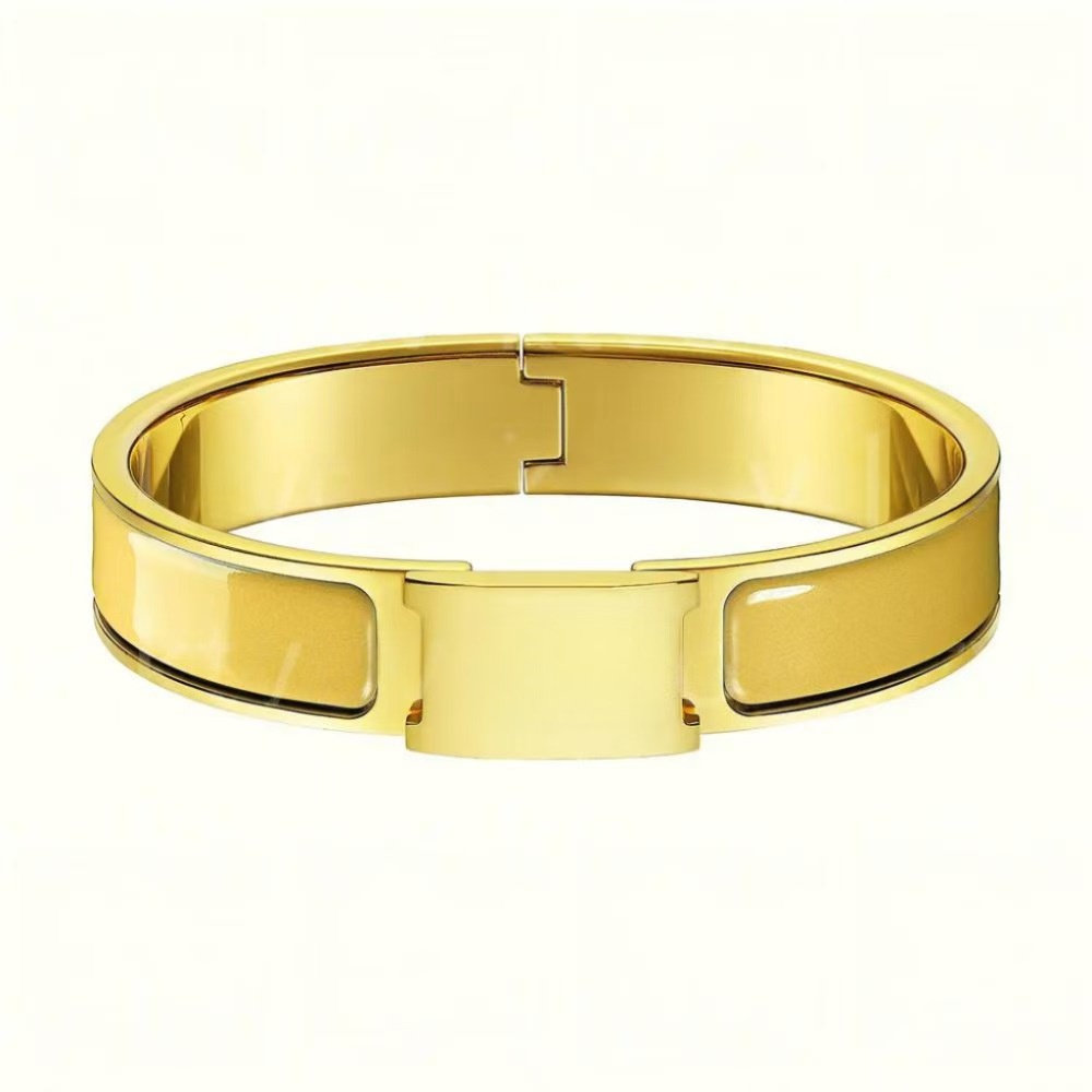Designer classic bracelet suitable for both men and women a couple's bracelet in 18K gold marigold gold and silver in a three color combination Width 12 millimeters