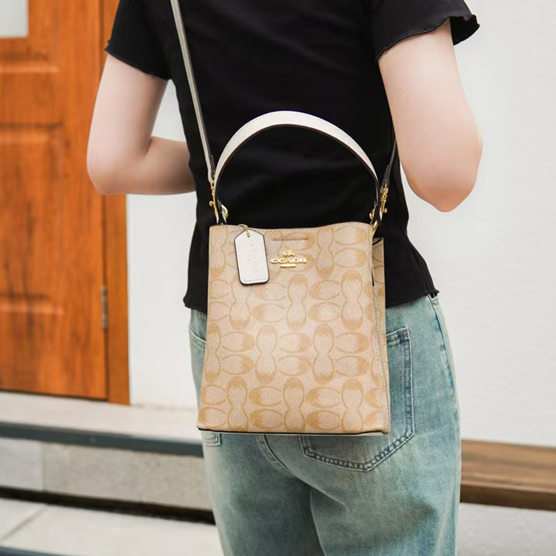 Tote bag Designer bag Fashion Bags Women's Travel Luxury Handbag Shoulder Beach Bag Hot Tote Bag Large Letter Designer Large Capacity Bag Shoppin