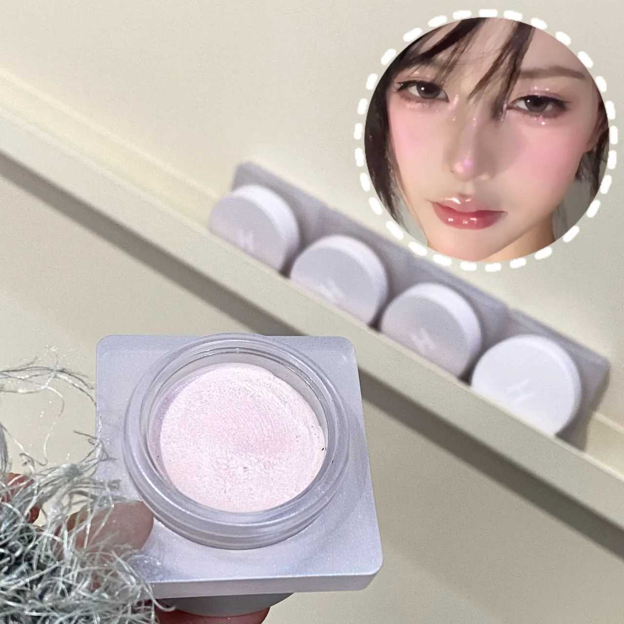 Highlighting Powder Lescent Fine Mashed Soft Texture Non-Flying Powder Natural Brightening Long-Lasting Highlighter Palette W250722
