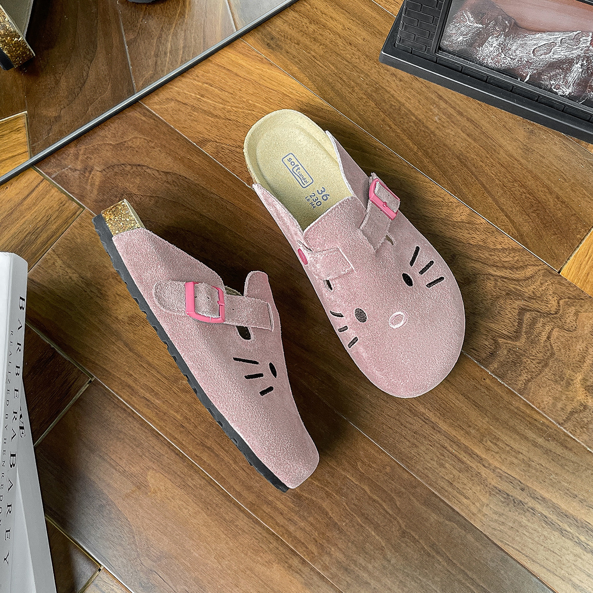 Embroidered flip-flops women's outerwear 2025 new thick-soled flip-flops women's cute cat decoration free shipping