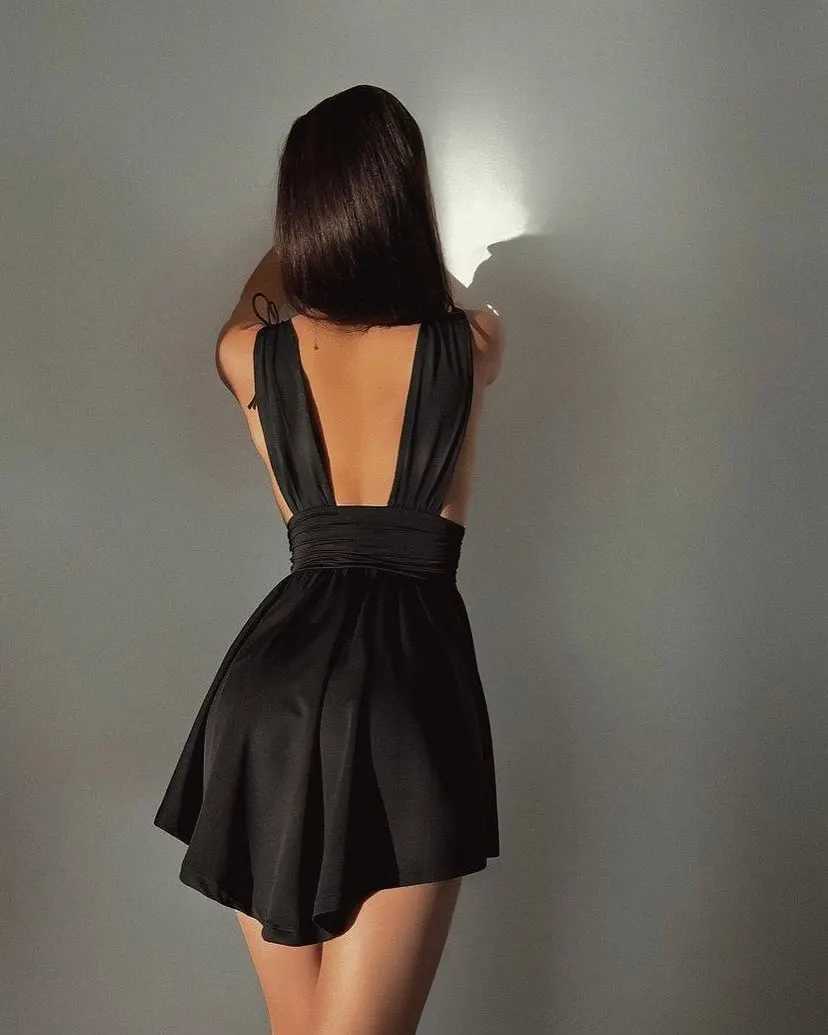 2025 Summer in Europe and the New Deep V Harness Dress Sexy Sleeveless Show Lace-up Back to Cultivate Ones Morality Dress Skirt XJ250722