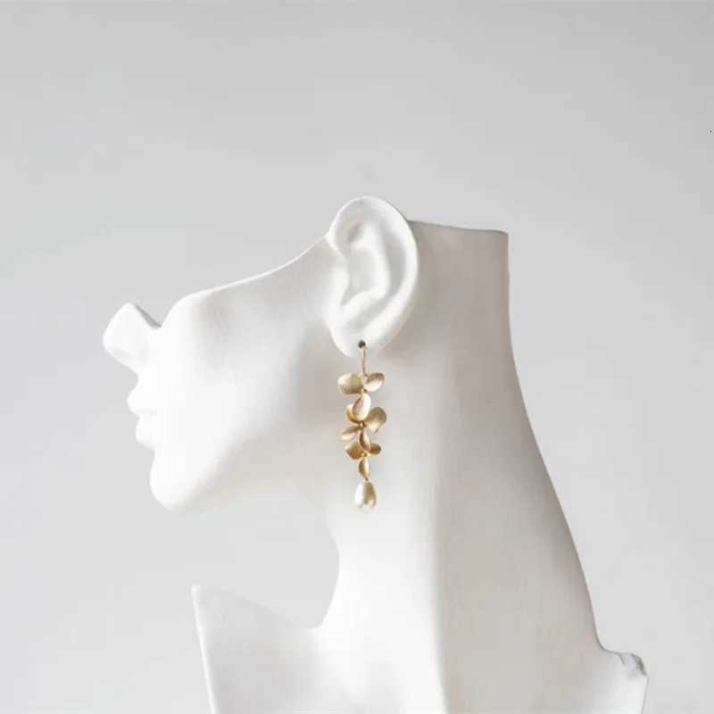 Fashion Metal Gold Color Long Tassel Earrings Cream Tears Pearl Bride Earrings Wedding Earrings XJ250722
