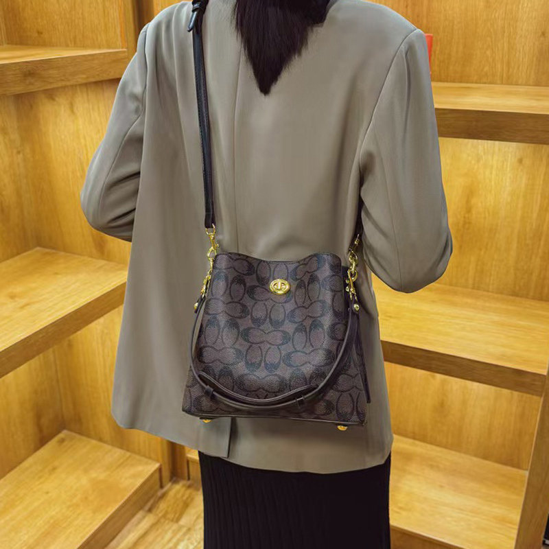 Tote bag Designer bag Fashion Bags Women's Travel Luxury Handbag Shoulder Beach Bag Hot Tote Bag Large Letter Designer Large Capacity Bag Shoppin