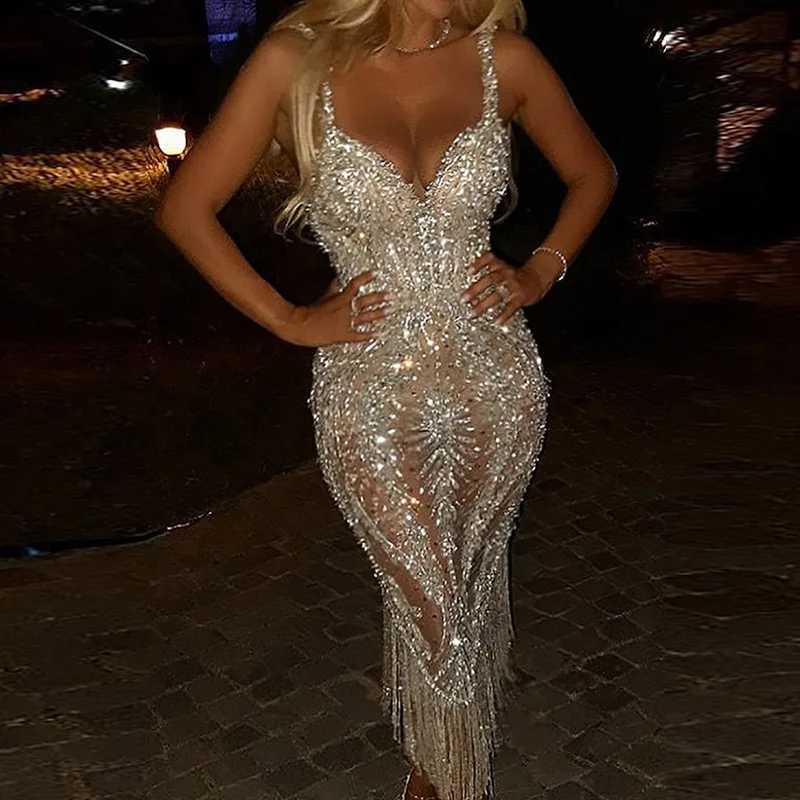 Lady Deep V Strapless Tight Sequin Dress Chic Tassel Hip Wrap Club Dress Summer Sexy Sleeveless Slim Solid Evening Dress Vestido XJ250722