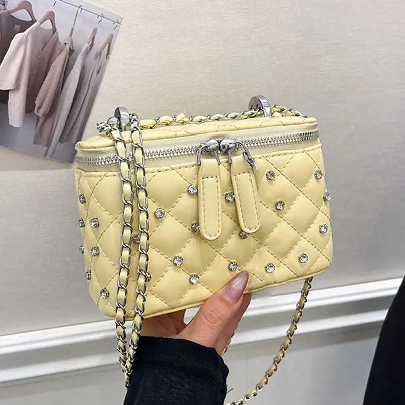 Fi Diamd-Grid Chain Handbag Wens Spring Summer Solid Color PU Leather Square Bag Simple Womens Crossbody Bags Y250722