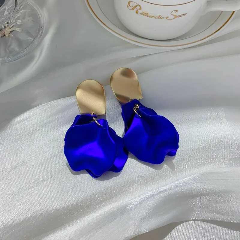 Stylish Multicolored Flower Earrings For Women Delicate Petal Tassel Stud Earring Temperament Everyday Party AccessoriesXJ250722