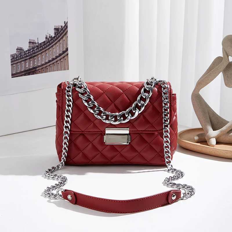 Fi High-Grade Chain Messenger Bag Chain E-Shoulder Sewing Small Square Bag Diamond Check Lock Design Y250722