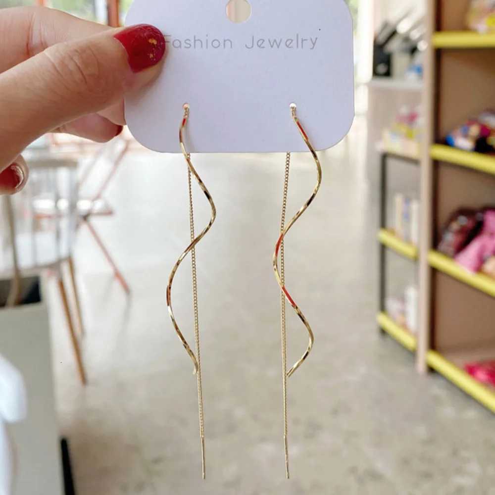 New Temperament Wavy Long Drop Dangle Earrings for Women Classic Spiral Stainless Steel Korean Earring Jewelry Gift XJ250722