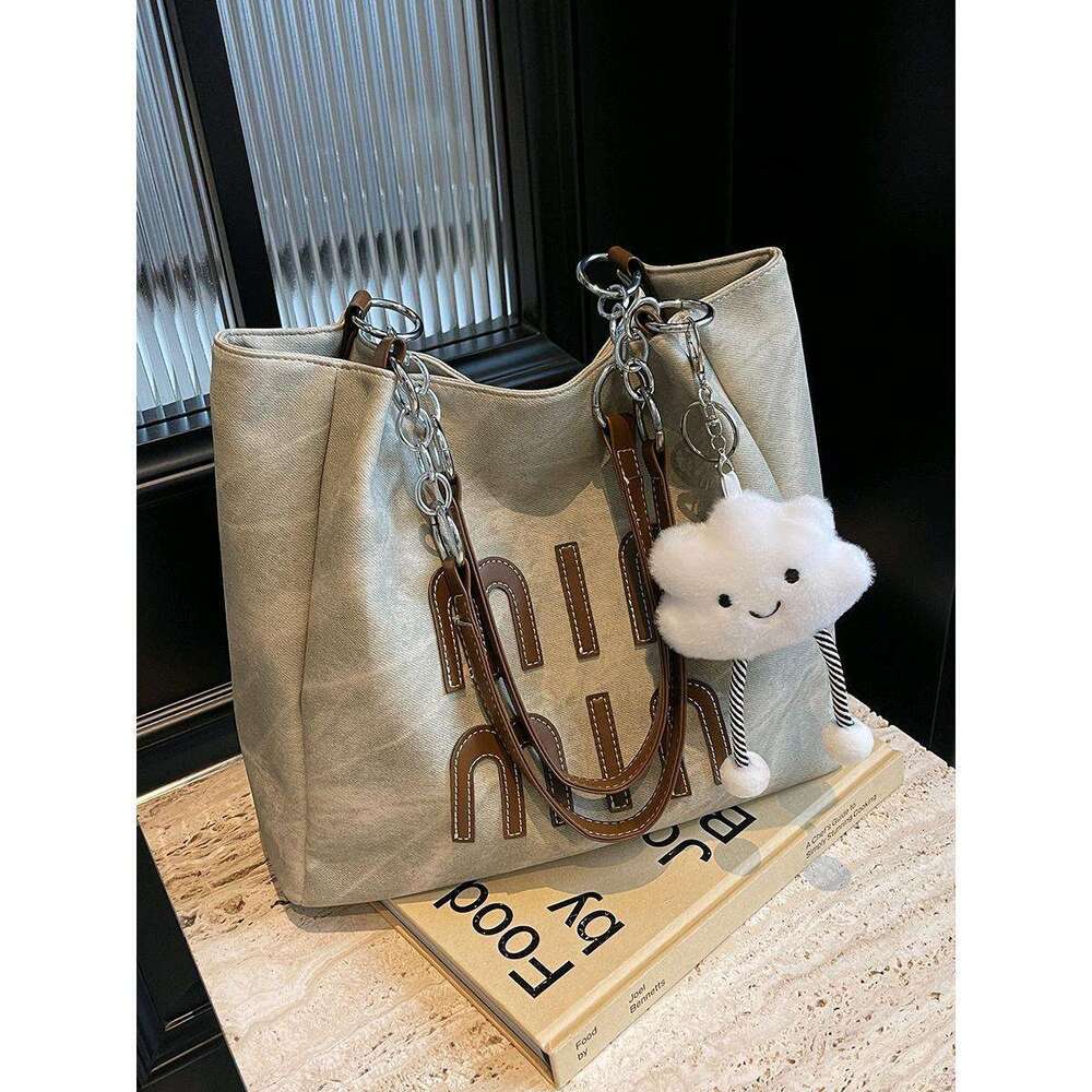 large capacity casual letter tote for women 2025 new autumn fashion highend feel college student shoulder bag