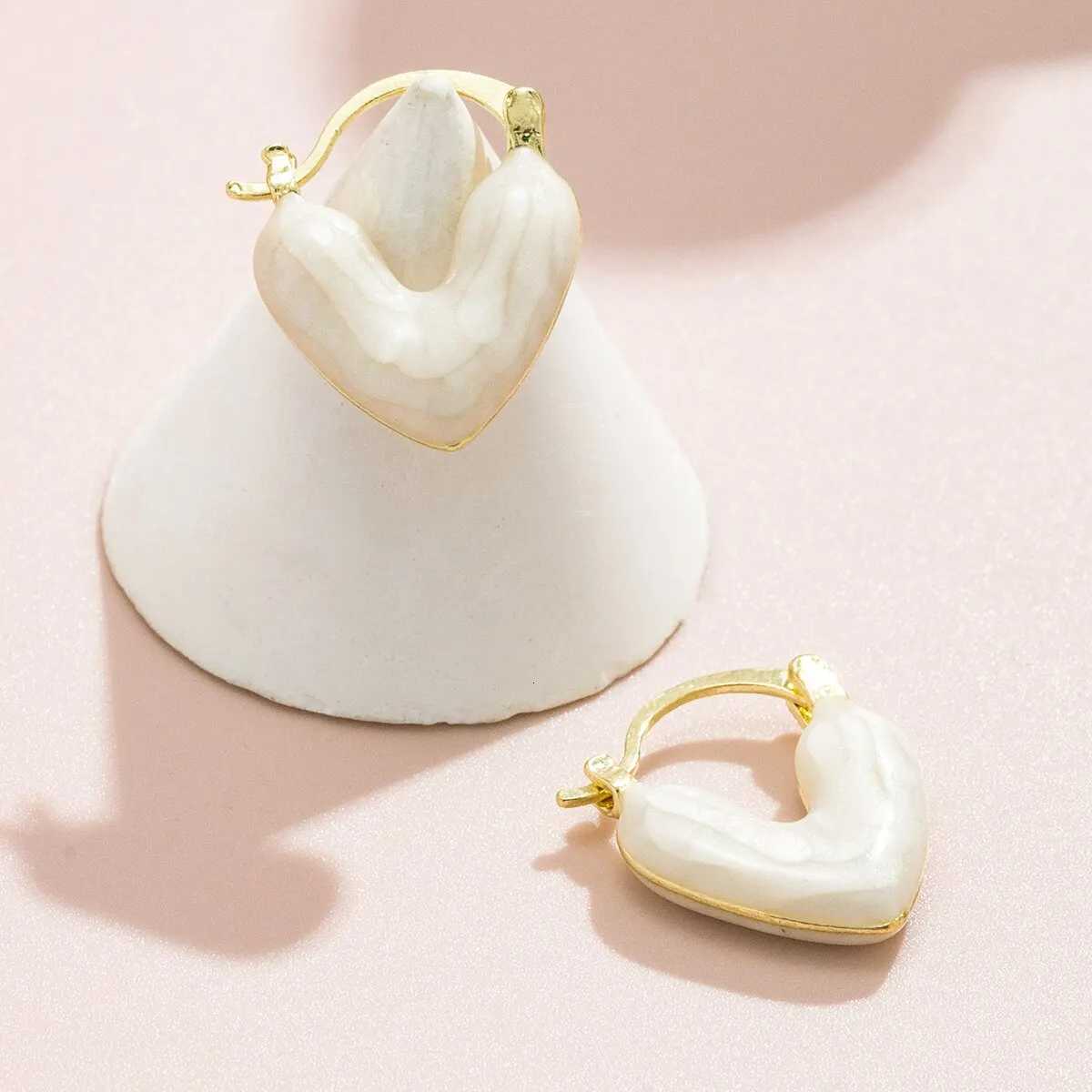 Kpop Sweet Minimalist Heart Drop Earrings for Women Wed Korean Fashion Elegant Earrings Aesthetic Piercing Ear Jewelry New XJ250722