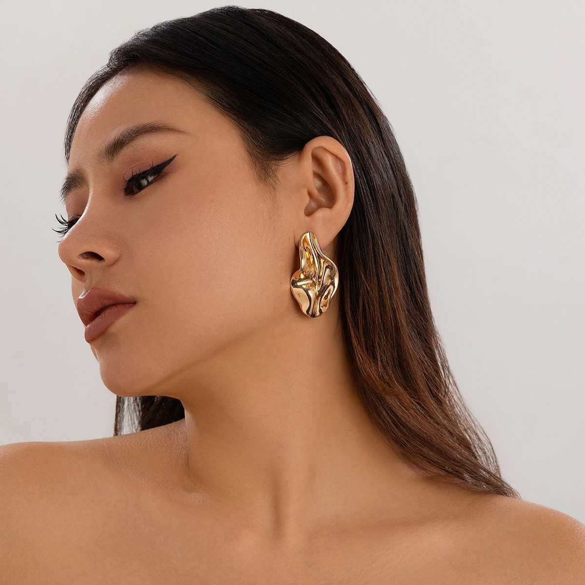 IngeSight.Z Creative Irregular Metal Pleated Earrings for Women New Aesthetics Gold Color Ear Piercing Earrings Party Jewelry XJ250722