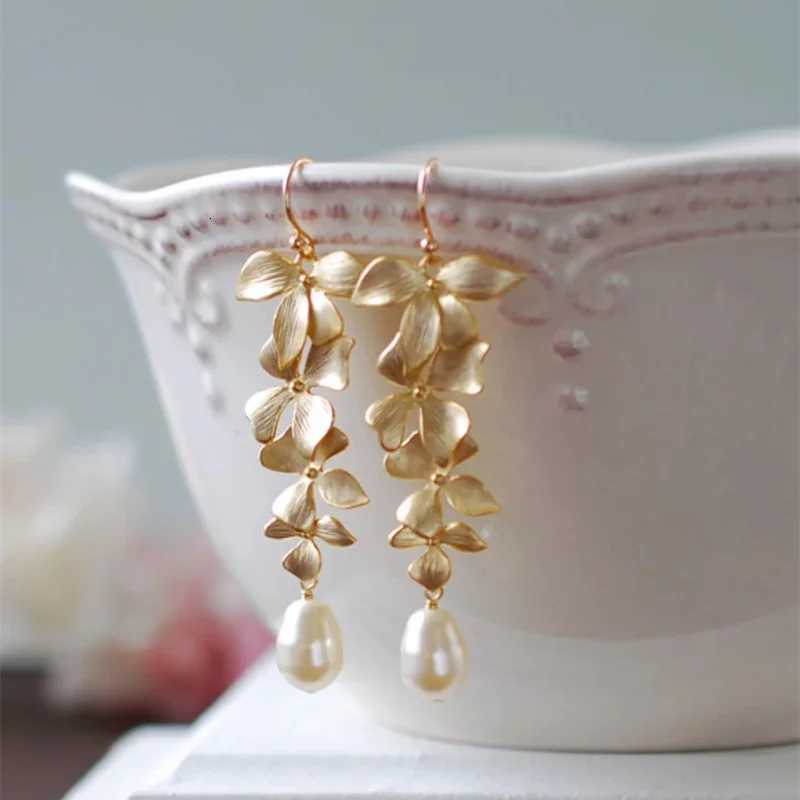 Fashion Metal Gold Color Long Tassel Earrings Cream Tears Pearl Bride Earrings Wedding Earrings XJ250722