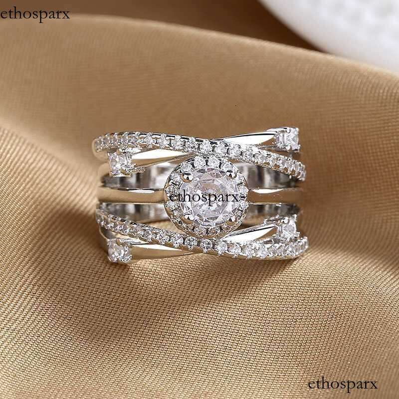 Free shipping Customized White Cubic VVS Moissaniteia Luxury Fashion Rings for Women Vintage Classic Style Brass with Cut Diamond Children
