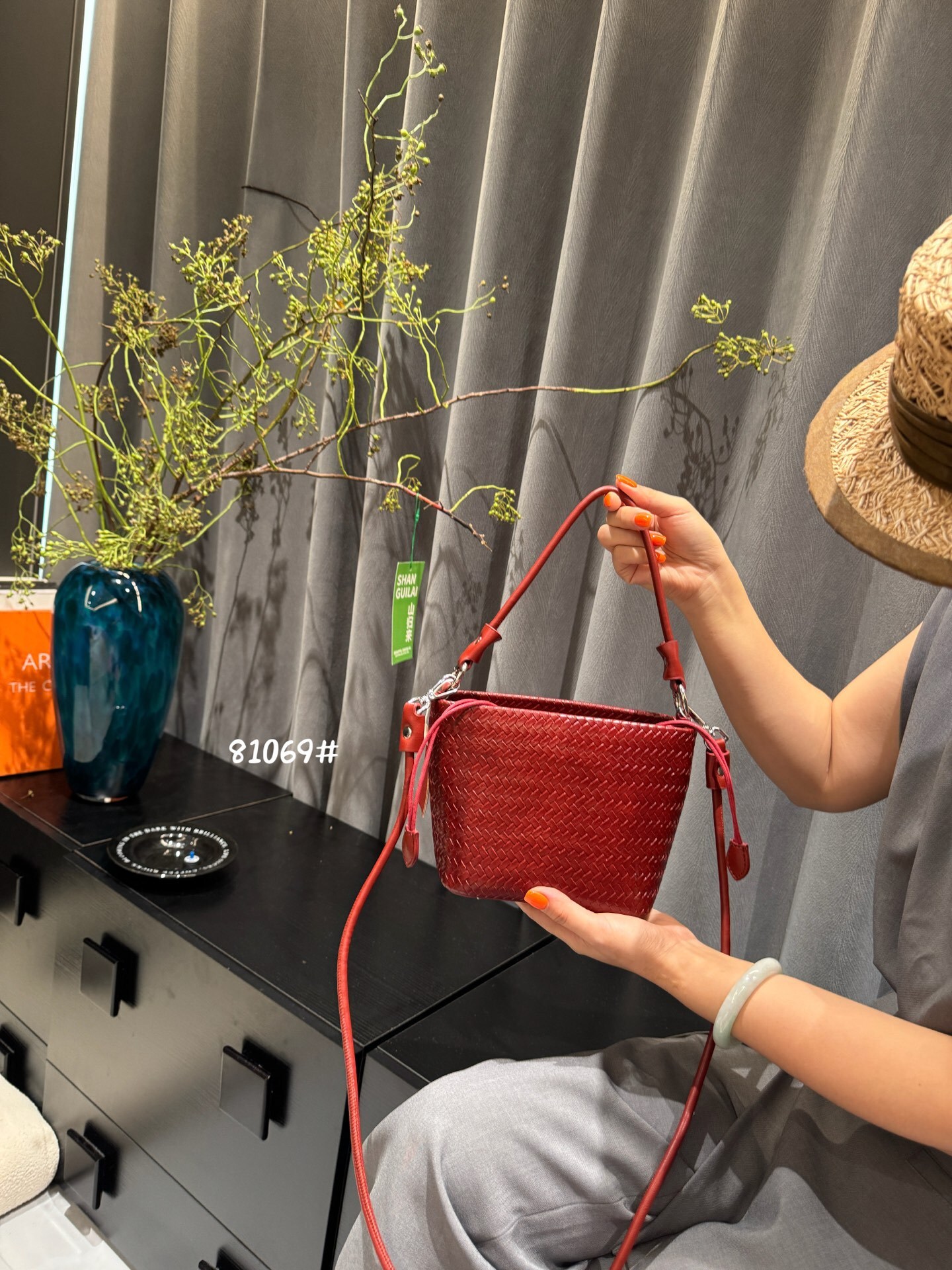 Free shipping designer bag 2025 Bucket Handwoven Bag Fashion Versatile Bag Vegetable Basket Bag New Casual Large Capacity Shoulder Bag Women S Bag