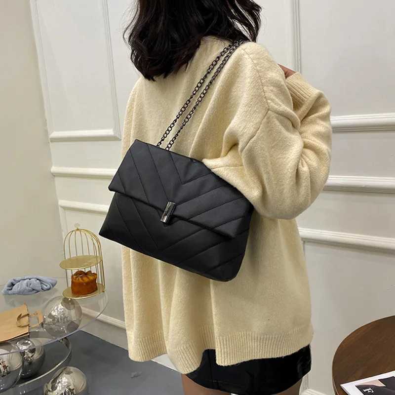 Fi Chain Strap Shoulder Bags For Women Casual Sewing Thread Crossbody Bag With Lock Ladies Handbags And Purses Y250722