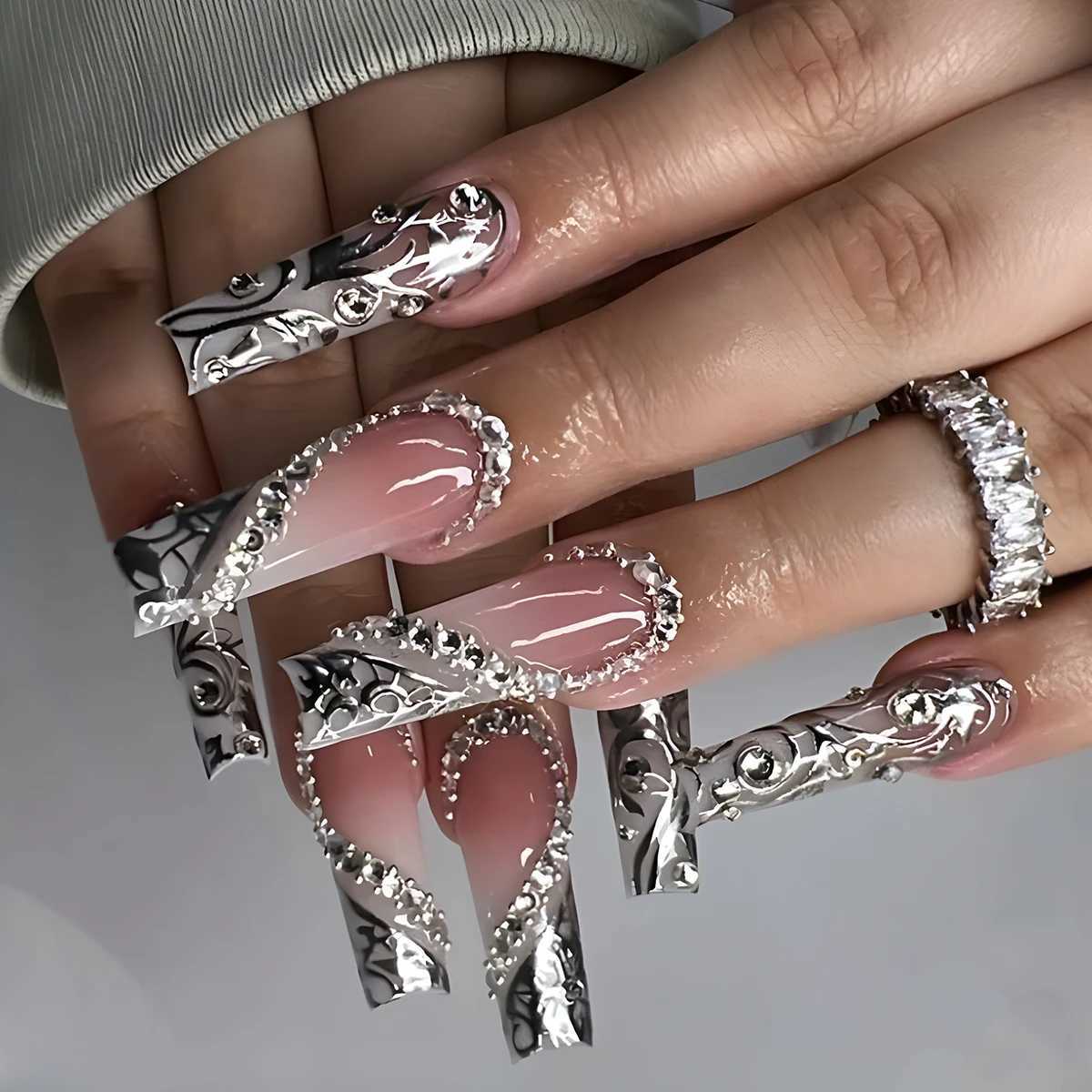 Luxury Fashion Ladies Super Long Square French Silver Vine Patchwork Diamond Heart Decoration Full Coverage Wearable Fake Nail W250722