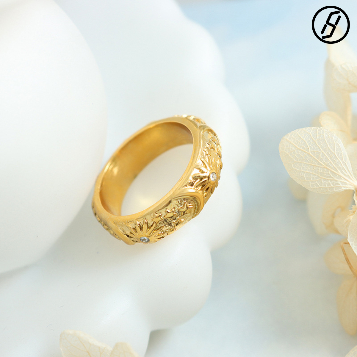 Retro design palace style inlaid zircon embossed sun moon ring titanium steel plated 18K gold men and women ring women designer ring free shipping