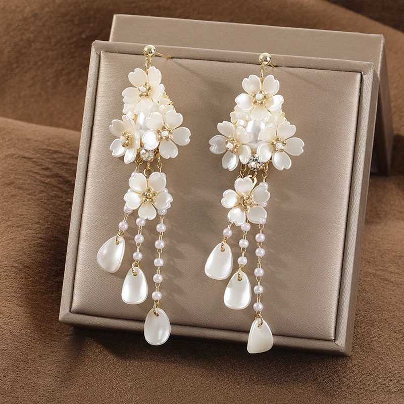 Korean Elegant Pearl Flower Ear Clips Non Pierced for Women Fashion Long Tassel Shell Petal Stud Earrings Banquet Jewelry GiftXJ250722